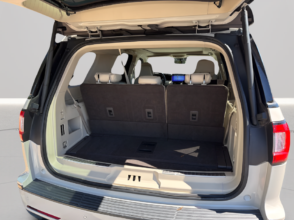 Used 2020 Lincoln Navigator Reserve w/ Equipment Group 208A Reserve AWD/4WD image 40