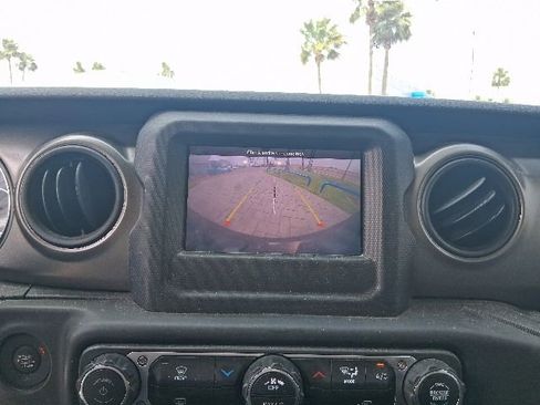 Used 2023 Jeep Wrangler Sport S AWD/4WD image 12