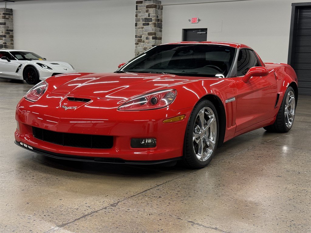 Used 2010 Chevrolet Corvette Grand Sport w/ Preferred Equipment Group RWD image 3