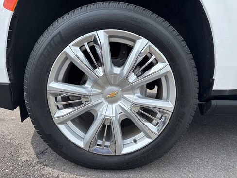 Used 2021 Chevrolet Tahoe High Country RWD image 16