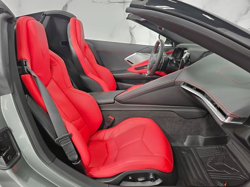 Used 2024 Chevrolet Corvette Z06 RWD image 2