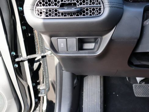 New 2026 Honda HR-V LX image 28