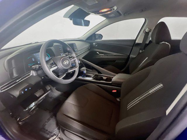 Used 2025 Hyundai Elantra Hybrid FWD image 16