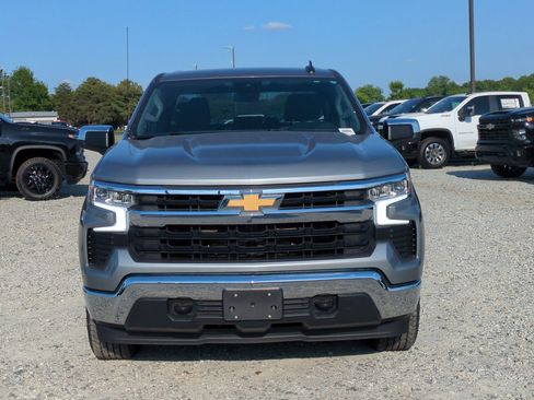Used 2023 Chevrolet Silverado 1500 LT AWD/4WD image 3