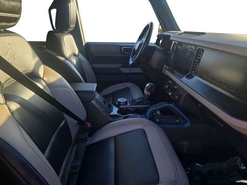 Used 2023 Ford Bronco Wildtrak image 17