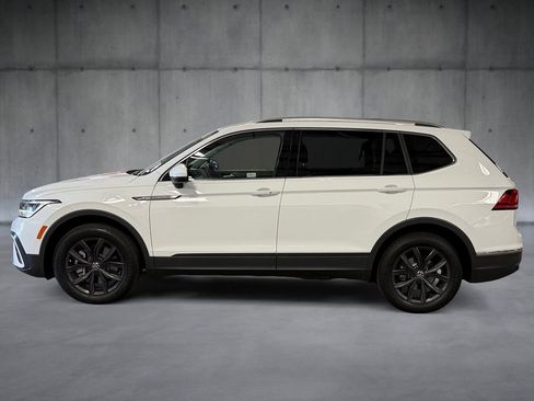 Used 2024 Volkswagen Tiguan SE AWD/4WD image 2