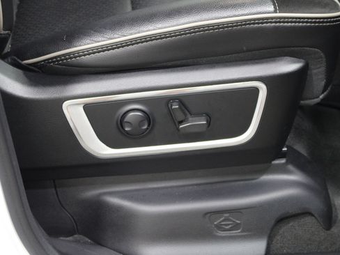 Used 2023 RAM 1500 Laramie AWD/4WD image 27