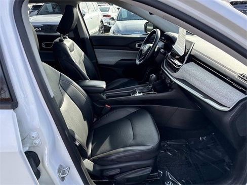 Used 2022 Jeep Compass Latitude w/ Sun and Sound Group image 9