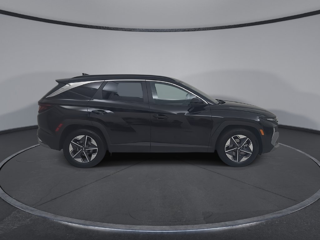 Used 2025 Hyundai Tucson SEL FWD image 18