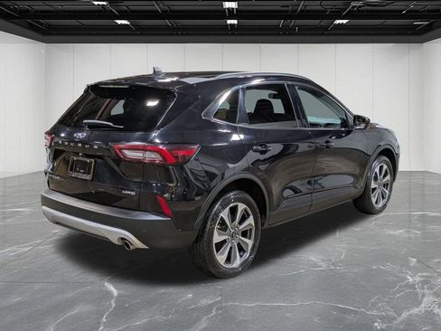 Used 2024 Ford Escape Platinum image 5