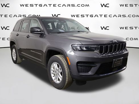 Used 2023 Jeep Grand Cherokee Laredo image 42
