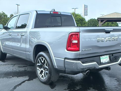 Used 2025 RAM 1500 Laramie AWD/4WD image 5
