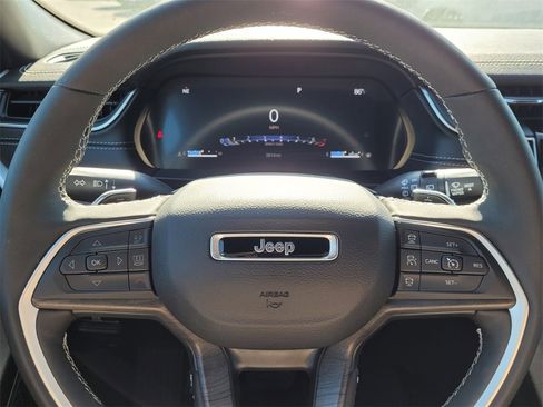 New 2025 Jeep Grand Cherokee L Limited w/ Luxury Tech Group II image 21