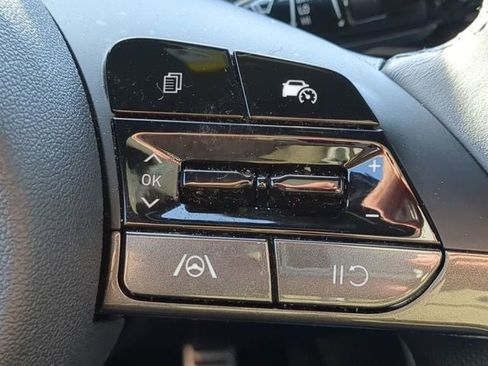 Certified 2025 Hyundai Elantra Sport image 22