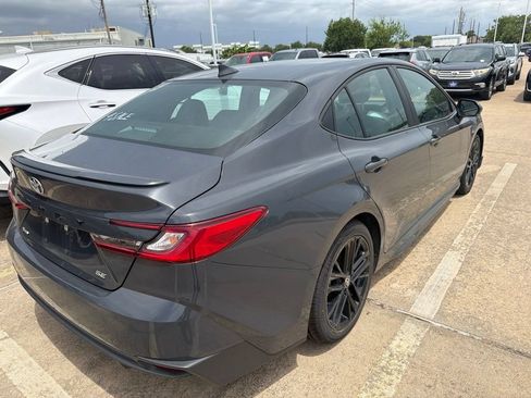 Used 2025 Toyota Camry SE FWD image 5