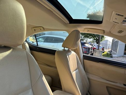Used 2013 Lexus ES 350 w/ Luxury Pkg FWD image 10