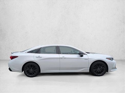 Used 2020 Toyota Avalon XSE w/ All Weather Liner Package image 4