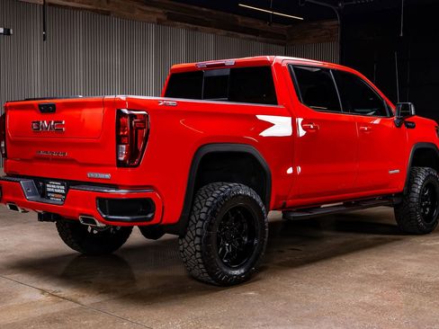 Used 2025 GMC Sierra 1500 Elevation image 10