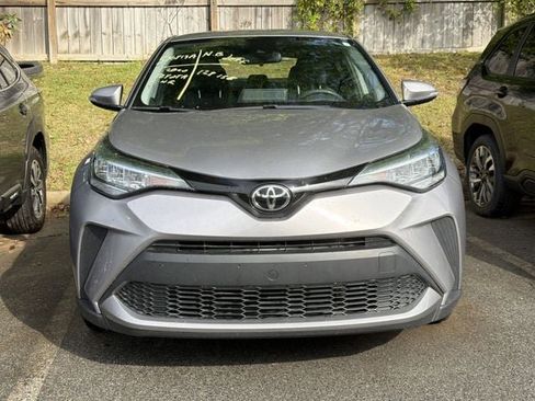 Used 2020 Toyota C-HR LE image 2