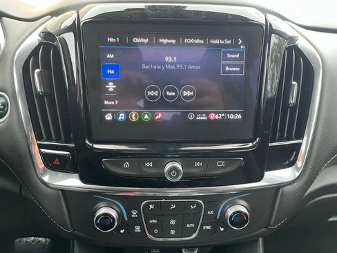 Used 2020 Chevrolet Traverse LT w/ LT Premium Package image 24