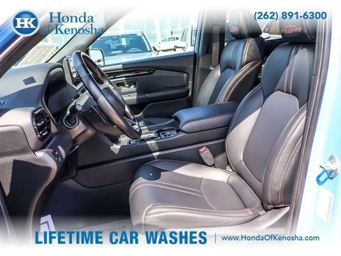 Certified 2025 Honda Pilot TrailSport image 9