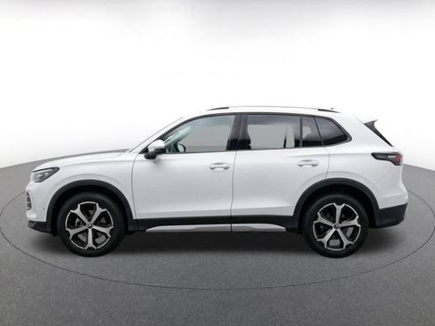 Used 2026 Volkswagen Tiguan SE AWD/4WD image 4