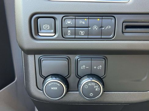 Used 2022 Chevrolet Tahoe LT w/ Luxury Package image 30