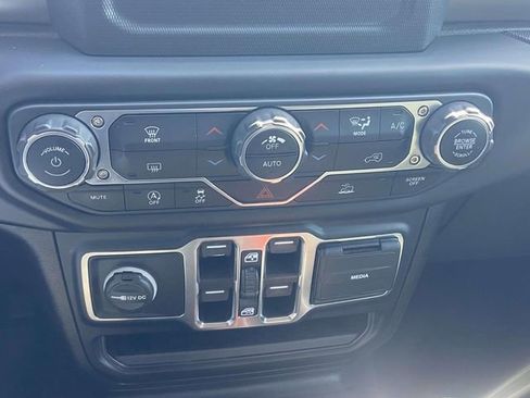 Used 2020 Jeep Gladiator Sport w/ Quick Order Package 24S image 23