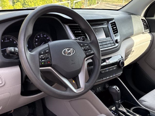 Used 2017 Hyundai Tucson SE w/ SE Popular Package 02 FWD image 8