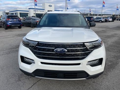 Used 2023 Ford Explorer XLT w/ Equipment Group 202A image 3