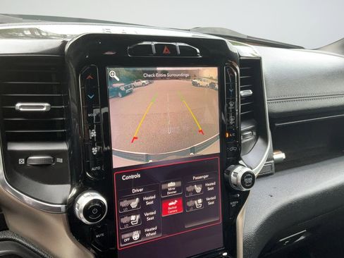 Used 2019 RAM 1500 Laramie AWD/4WD image 17