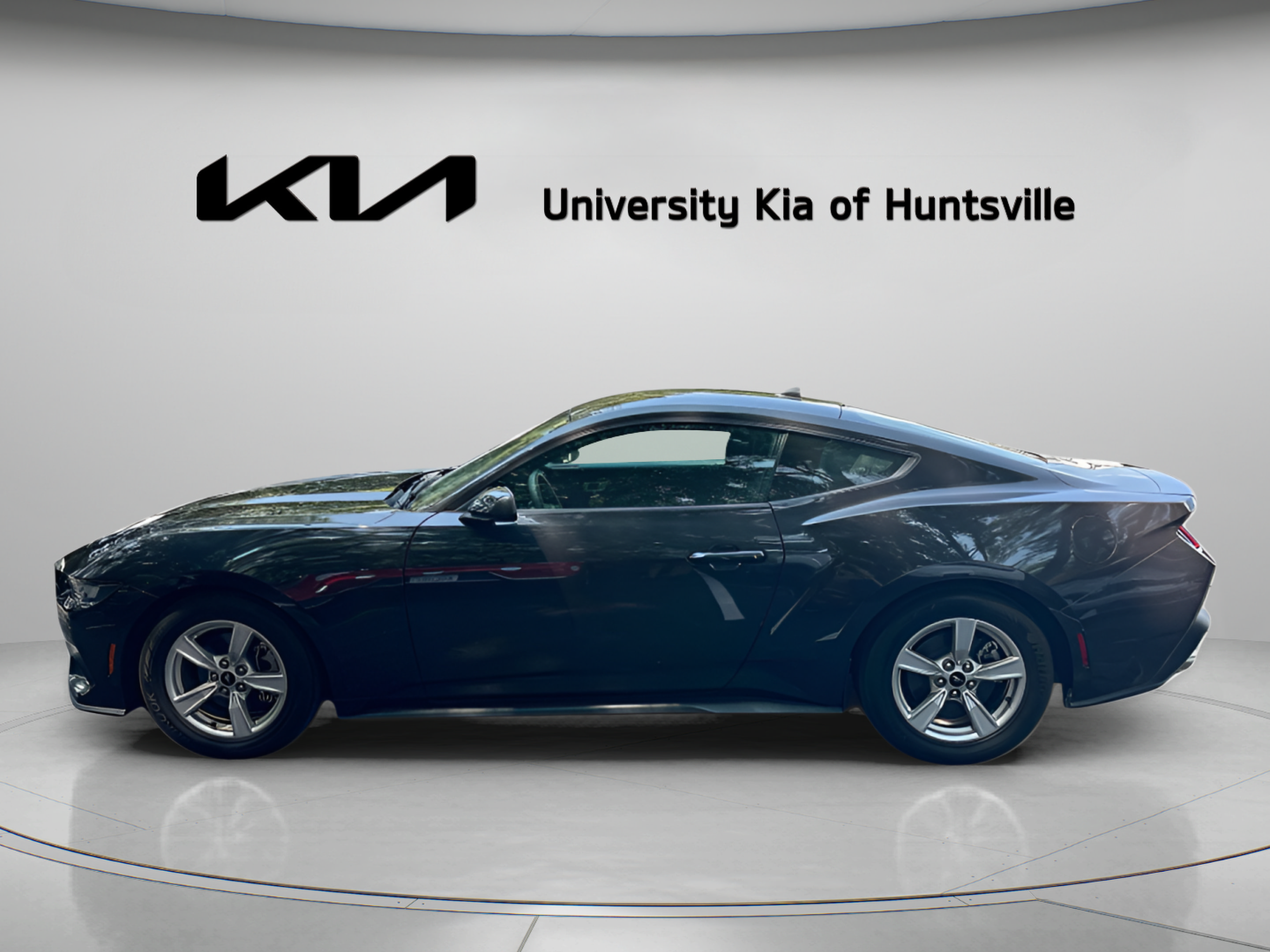 Used 2024 Ford Mustang Coupe RWD image 5