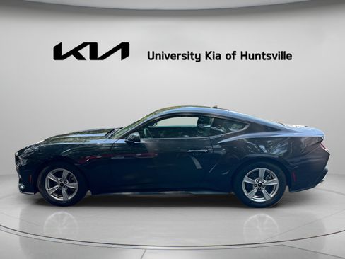 Used 2024 Ford Mustang Coupe RWD image 5