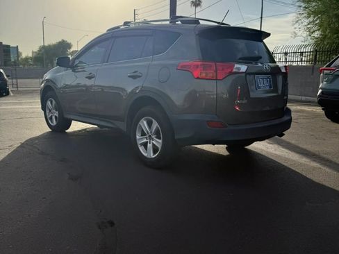 Used 2013 Toyota RAV4 XLE FWD image 5