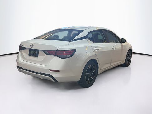 Used 2025 Nissan Sentra SV image 9