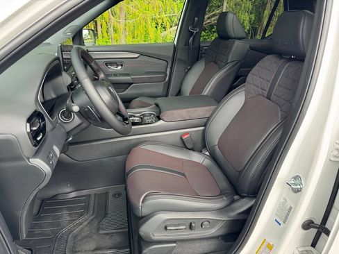 New 2026 Honda Pilot Black Edition image 11