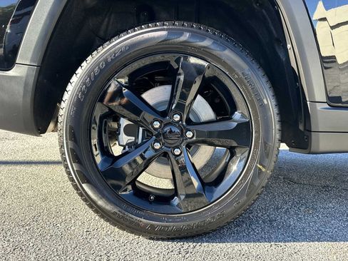 New 2025 Jeep Grand Cherokee L Limited w/ Black Appearance Package RWD image 17