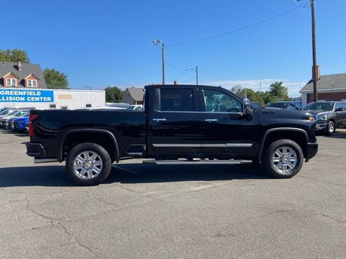 New 2025 Chevrolet Silverado 2500 High Country w/ High Country Premium Package AWD/4WD image 24