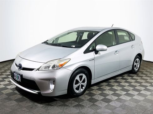 Used 2015 Toyota Prius Two image 4