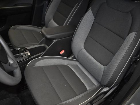 Used 2025 Chevrolet TrailBlazer LT FWD image 14