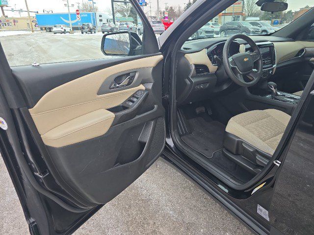 Used 2023 Chevrolet Traverse LS FWD image 14