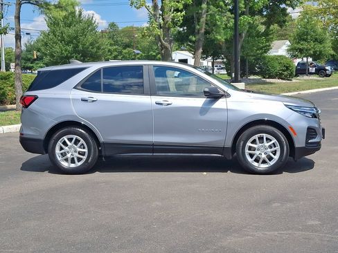 Certified 2024 Chevrolet Equinox LS w/ LS Convenience Package FWD image 25