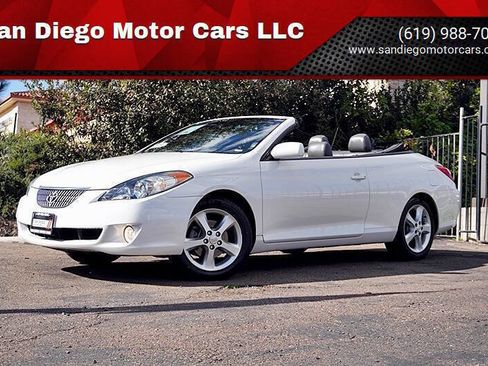 Used 2005 Toyota Solara SLE image 1