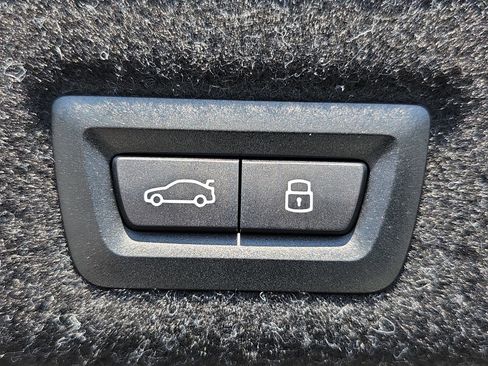 Used 2024 BMW 540i xDrive w/ Convenience Package image 13