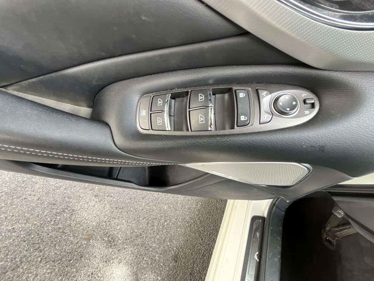 Used 2023 INFINITI Q50 Luxe w/ Cargo Package AWD/4WD image 4