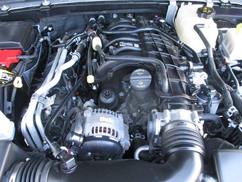 Used 2023 Jeep Gladiator Overland image 5