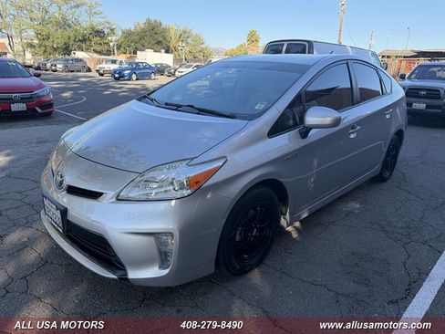 Used 2015 Toyota Prius Two FWD image 5