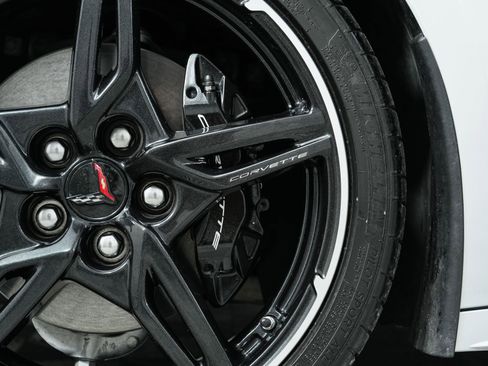 Used 2021 Chevrolet Corvette Stingray Premium Conv w/ Battery Protection Package image 38