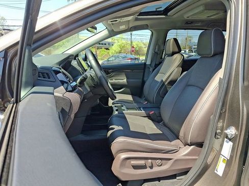 Used 2023 Honda Odyssey Elite image 14