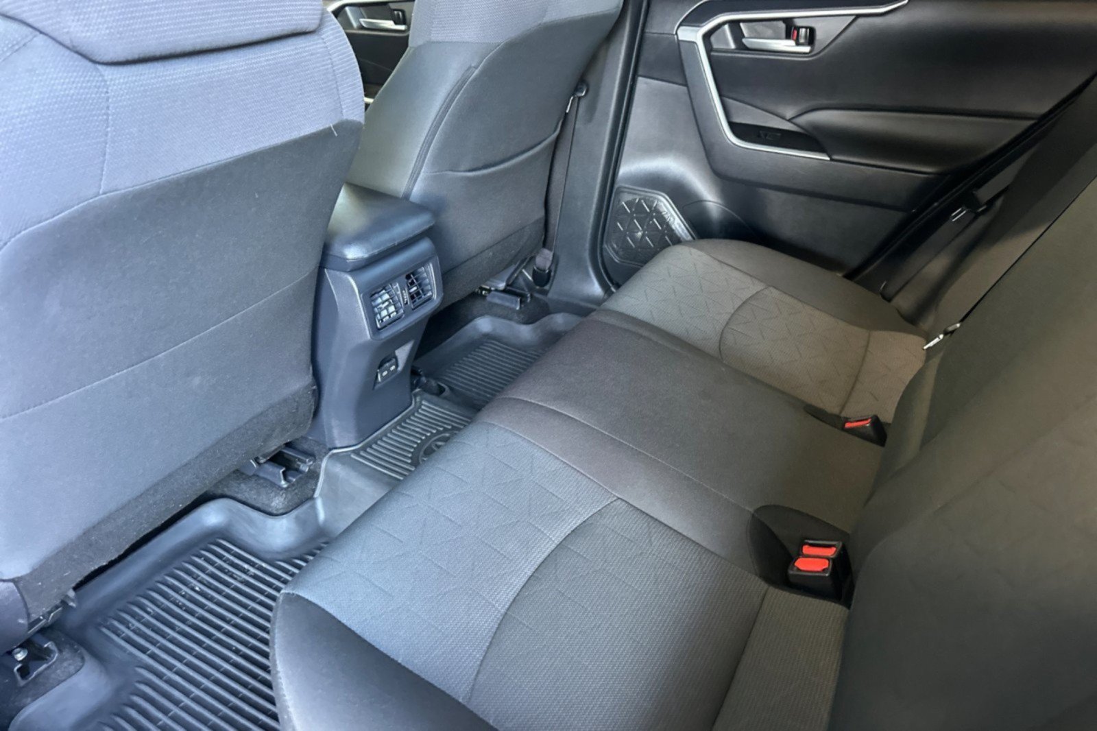 Certified 2025 Toyota RAV4 XLE FWD image 11